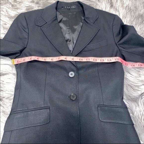 Black theory suit jacket size 2 - Picture 6 of 7